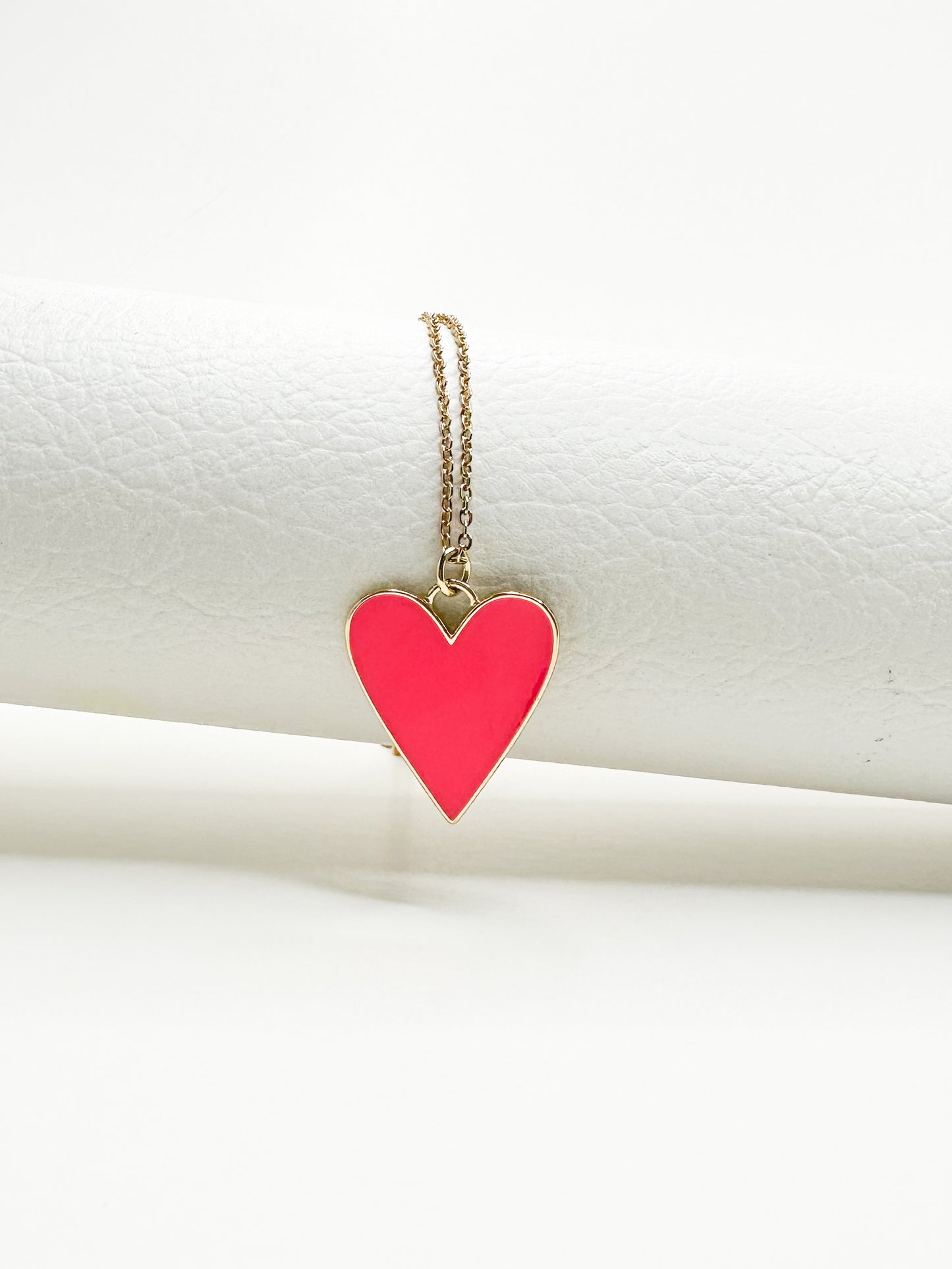 Nela heart necklace