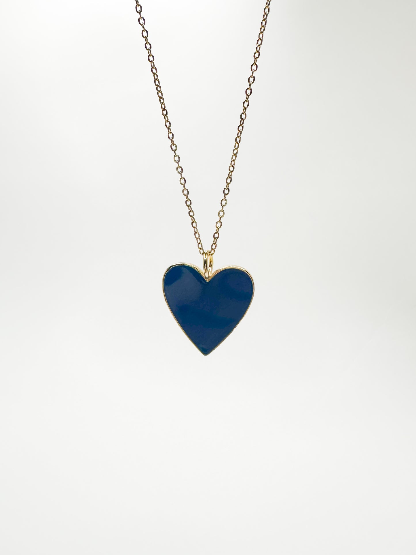 Nela heart necklace