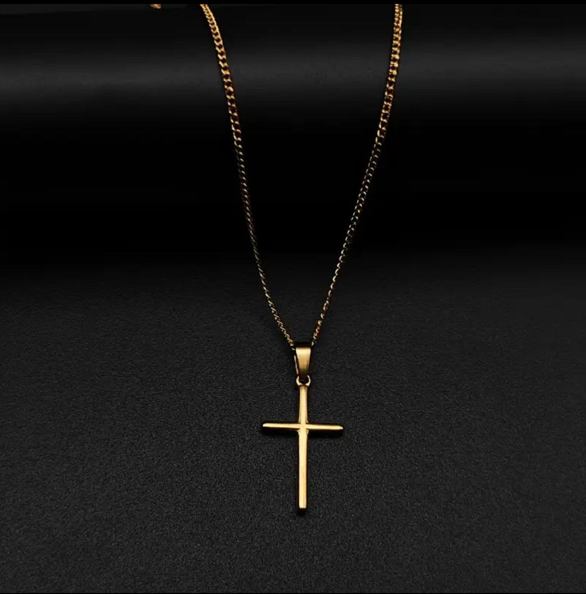 Cross pendant necklace